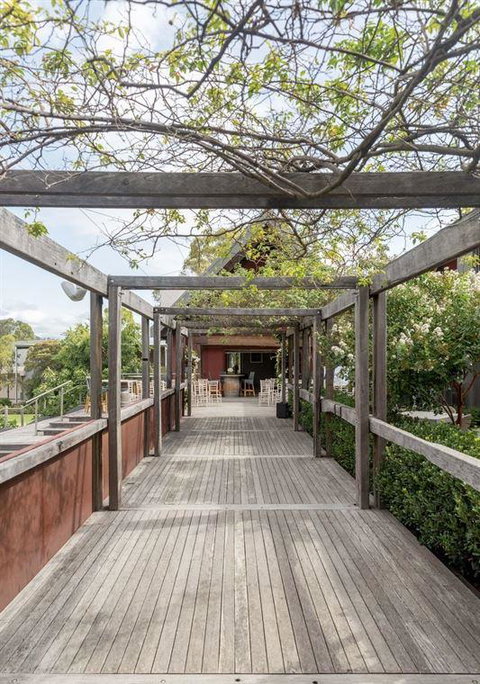 Vines Restaurant At Hollydene Estate - Holiday Find 12