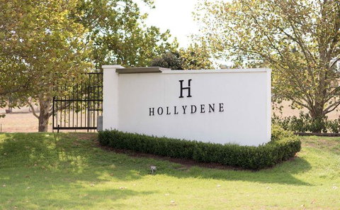 Vines Restaurant At Hollydene Estate - Holiday Find 6