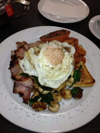 Cafe Circe - Holiday Find 0