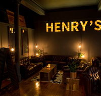 Henry's Bar  Restaurant - Holiday Find