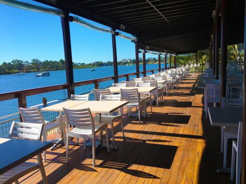 The Rock Bar And Grill - Holiday Find 1