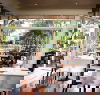 Poolside Restaurant - Holiday Find