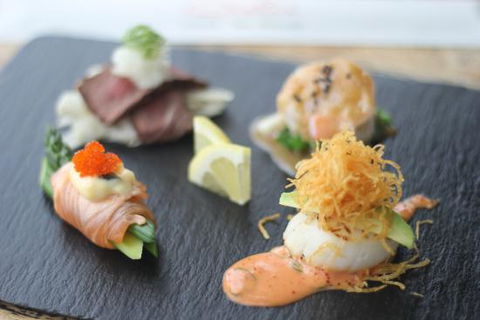 Oishii Japanese & Thai Restaurant - Holiday Find 0