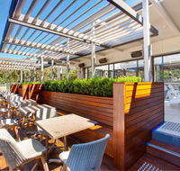 Ironstone Bar  Dining - Holiday Find