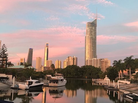 Edgewater Dining & Lounge - Holiday Find 0