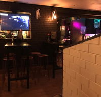 Ravens Lounge Bar - Holiday Find