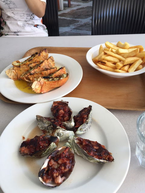 Simply Tops Seafood Bar - Holiday Find 3