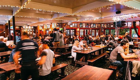 Settlers Tavern - Holiday Find 13