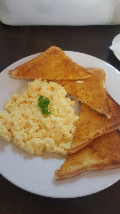 The Signature Cafe - Holiday Find 4