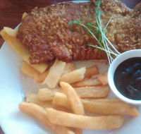 Dining at the Findon Hotel