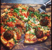 Amigo's Pizzeria - Holiday Find