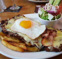 Willunga Hotel - Holiday Find