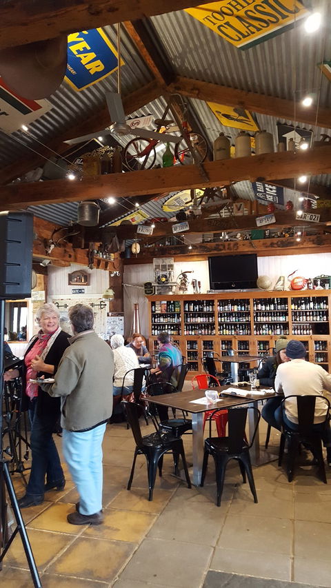 Smiling Samoyed Brewery - Holiday Find 8