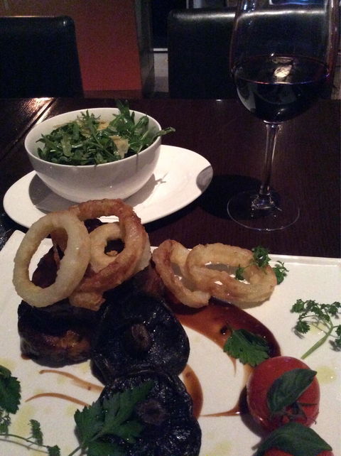 O Bar & Restaurant - Holiday Find 4