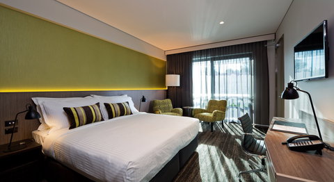 The Glen Hotel & Suites - Holiday Find 3