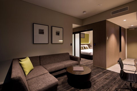 The Glen Hotel & Suites - Holiday Find 4