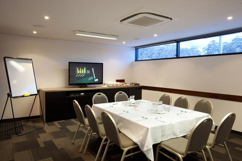 The Glen Hotel & Suites - Holiday Find 6