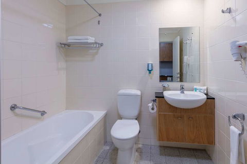 Nesuto Canberra Apartment Hotel - Holiday Find 4