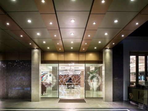 Swan River Hotel - Holiday Find 1