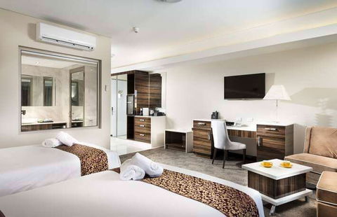 Swan River Hotel - Holiday Find 3