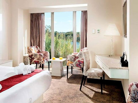 Swan River Hotel - Holiday Find 4