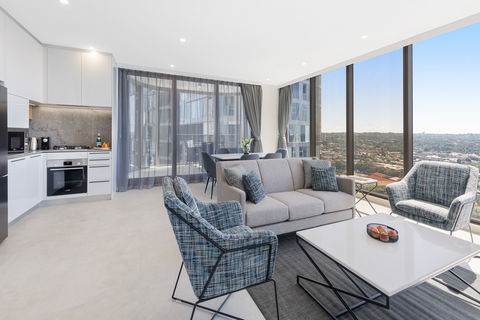 Meriton Suites George St - Holiday Find 3