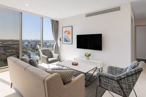 Meriton Suites George St - Holiday Find 4