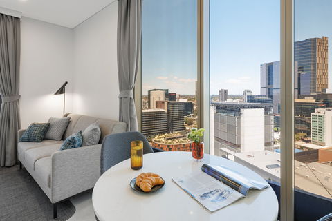Meriton Suites George St - Holiday Find 9