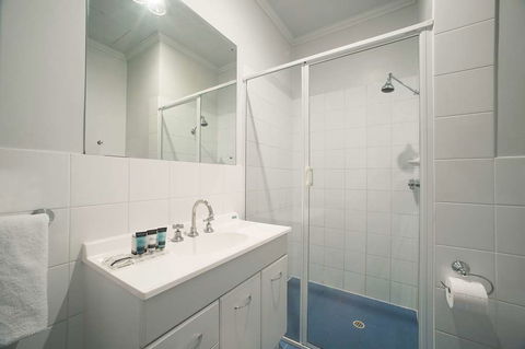 Franklin Central Apartments - Holiday Find 1