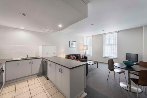 Franklin Central Apartments - Holiday Find 11