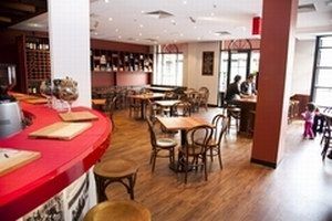 Frome Apartments - Holiday Find 3