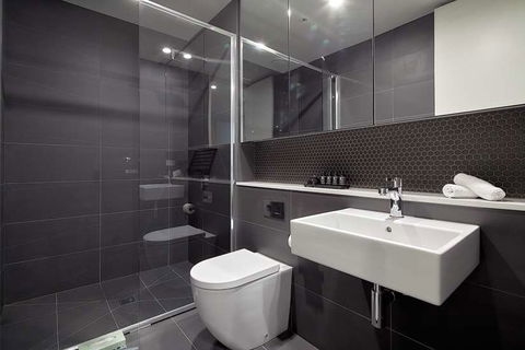 381 Cremorne - Holiday Find 1