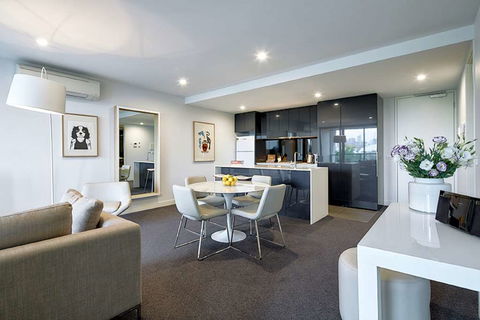 381 Cremorne - Holiday Find 4