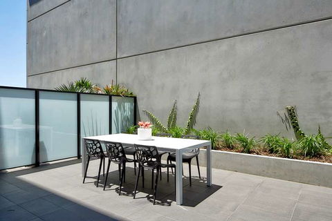 381 Cremorne - Holiday Find 10