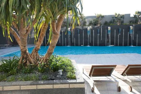 Mantra Circle on Cavill - Holiday Find 3