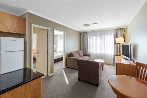 Nesuto Canberra Apartment Hotel - Holiday Find 11