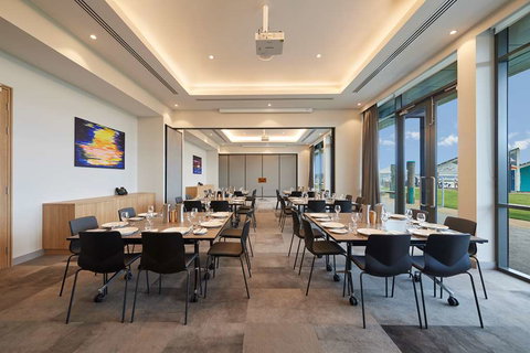 Hilton Garden Inn Albany - Holiday Find 10