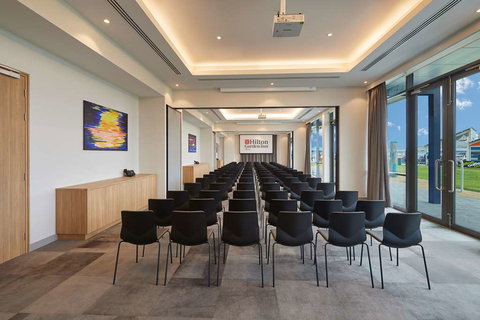 Hilton Garden Inn Albany - Holiday Find 13