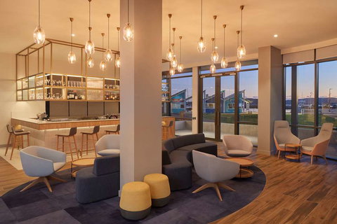 Hilton Garden Inn Albany - Holiday Find 14