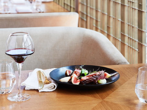 Sofitel Sydney Darling Harbour - Holiday Find 11