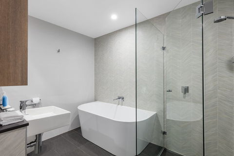 Meriton Suites Sydney Airport - Holiday Find 9