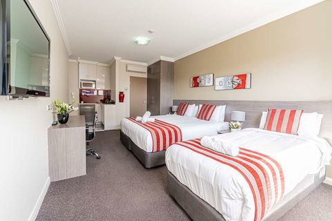 Best Western Plus Camperdown Suites - Holiday Find 11