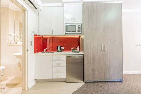 Best Western Plus Camperdown Suites - Holiday Find 13