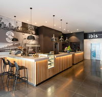 Hotel Ibis World Square - Holiday Find