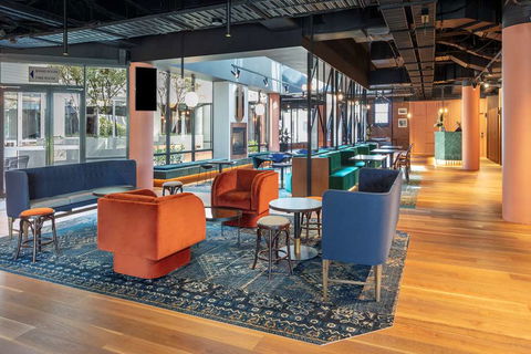 Amora Hotel Riverwalk Melbourne - Holiday Find 3