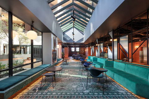 Amora Hotel Riverwalk Melbourne - Holiday Find 4