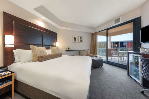 Amora Hotel Riverwalk Melbourne - Holiday Find 6