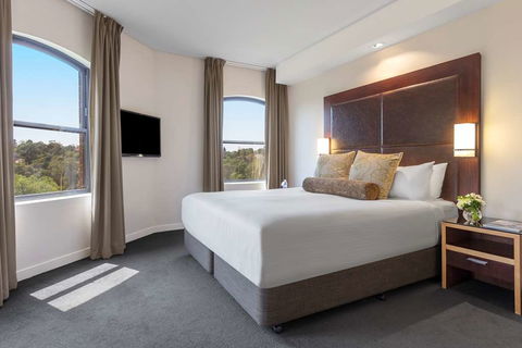 Amora Hotel Riverwalk Melbourne - Holiday Find 11