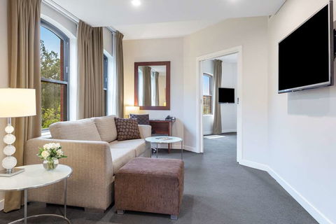Amora Hotel Riverwalk Melbourne - Holiday Find 12
