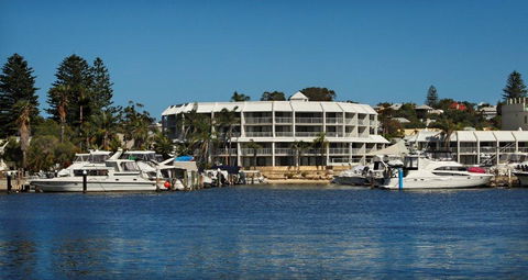 Pier 21 Apartment Hotel - Holiday Find 0